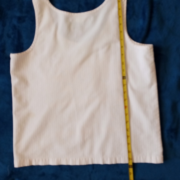 Sleeveless summer top - Picture 2 of 4